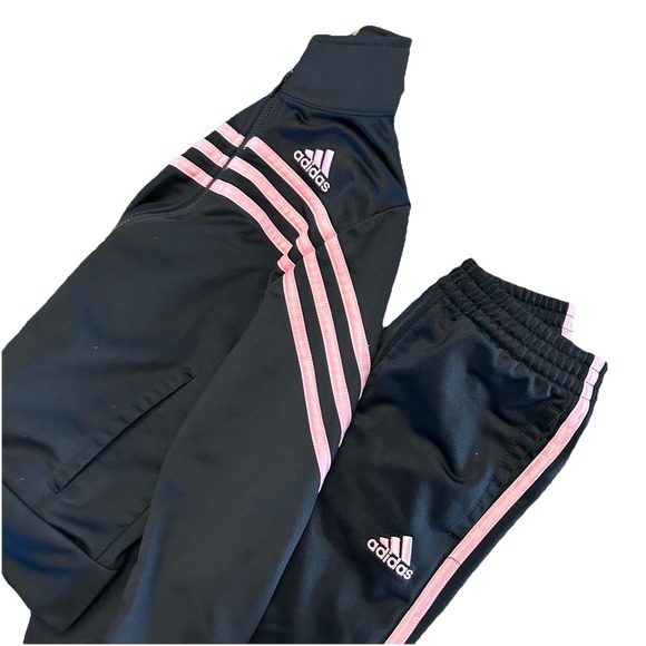 Adidas Girls Size 5 Tracksuit Black &‎ Pink 2 Piece Set Sport - Picture 1 of 9